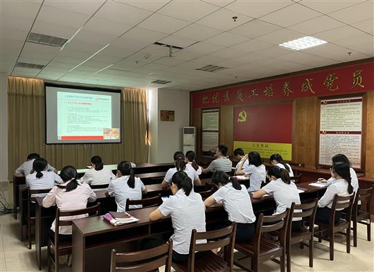 华体会集团有限公司
组织参加疫情常态化下建筑企业经营管理风险管控培训